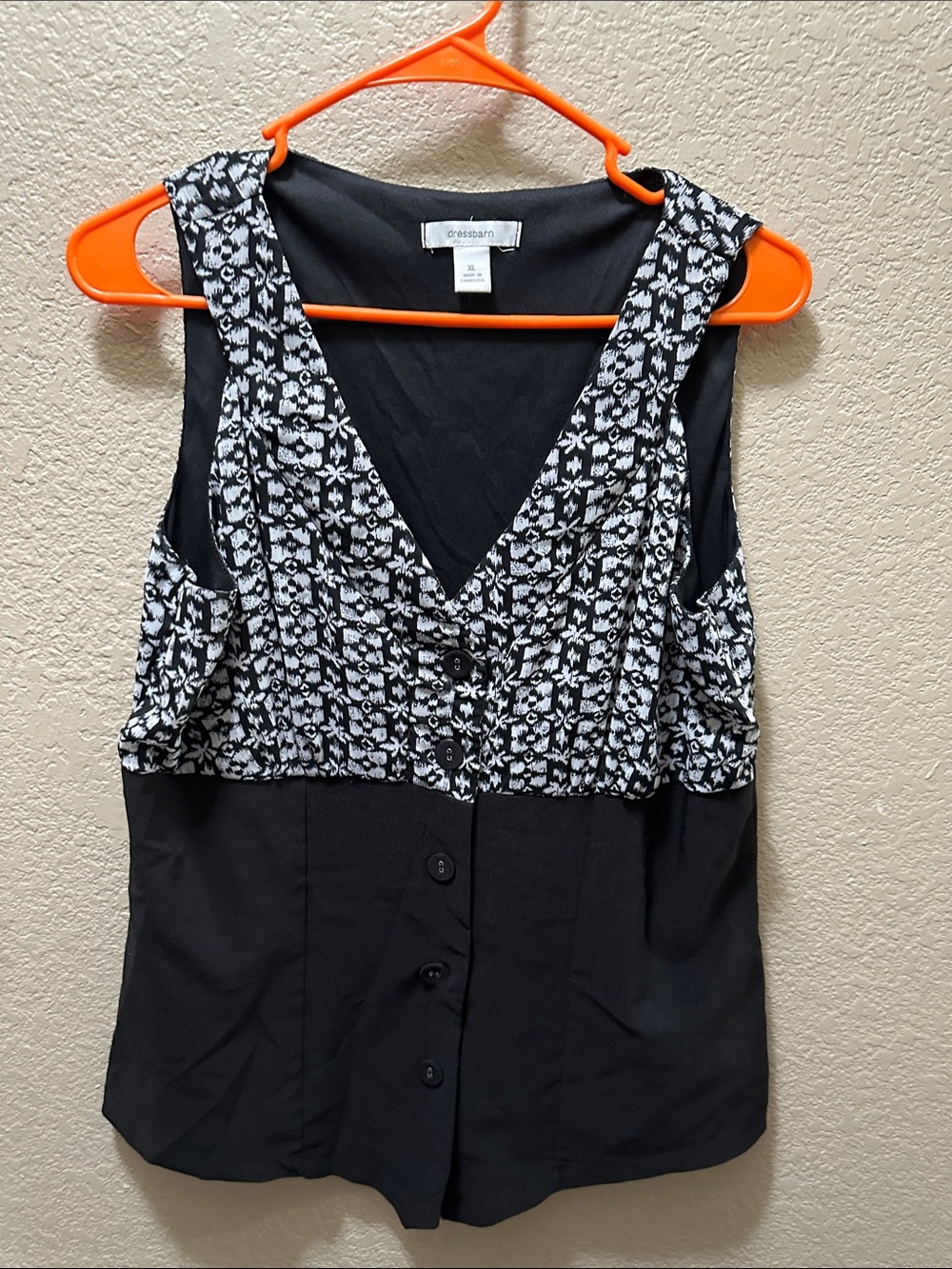 dressbarn Black Sleeveless Button Front Top with White Patterned Bodice